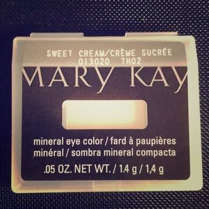 MaryKay Sweet Cream eyeshadow